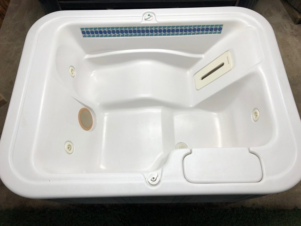 Hotspring Spas Hot Spring Hot Tub Model 6078-DL